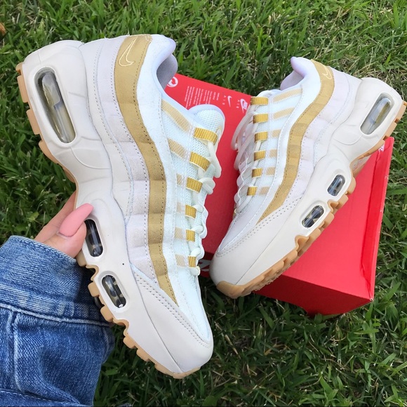 Nike Shoes - WORN ONCE  NIKE AIRMAX 95 WOMENS SIZE 6.5